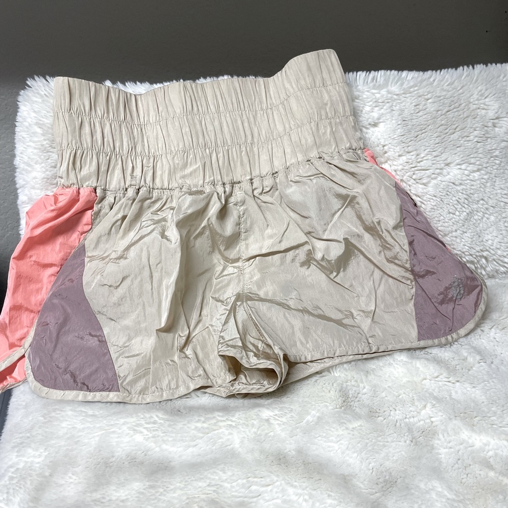To movement women’s shorts